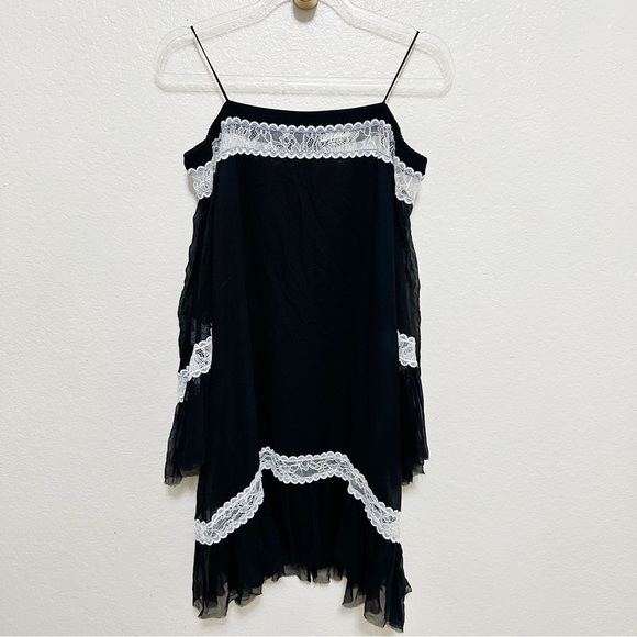 Alice and Olivia Willie Cold Shoulder Bell Sleeve Dress size 6 - Picture 9 of 12